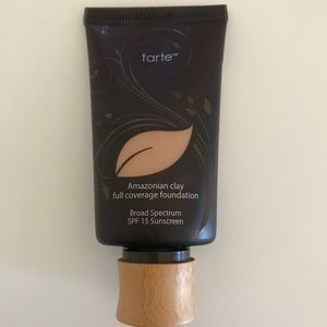 An oil-free, vegan, matte liquid foundation.
